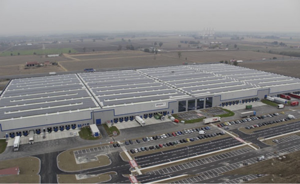 Amazon: Il colosso dell'e-commerce apre un centro logistico a Piacenza da 25.000 mq