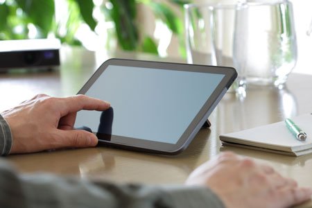 Email e QR Code sui tablet: gli strumenti di mobile marketing più utilizzati dai rivenditori